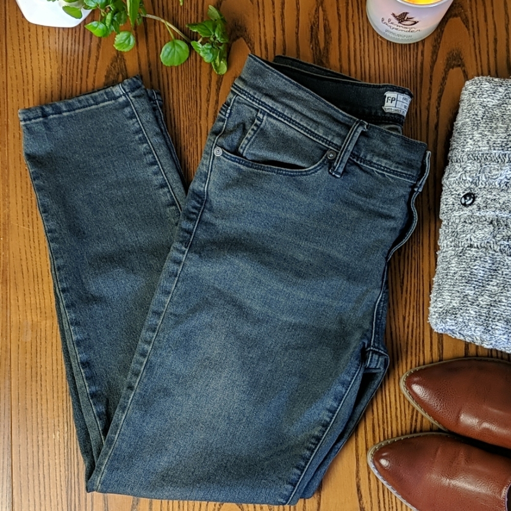 Free People | Stretchy Skinny Jeans